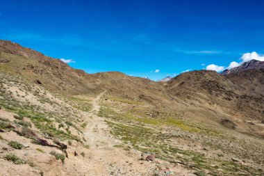 Himachal Pradesh, Hindistan - Kunzum Geçidi (Kunzum La) Lahaul ve Spiti 'de, Himachal Pradesh, Hindistan. Kunzum geçidi deniz seviyesinden yaklaşık 4590 metre (15059 feet) yükseklikte yer almaktadır..