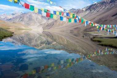 Himachal Pradesh, Hindistan - Lahaul ve Spiti 'deki Chandra Taal (Ay Gölü), Himachal Pradesh, Hindistan. Ramsar Sözleşmesi 'nin bir parçası, Chandertal Bataklıkları..