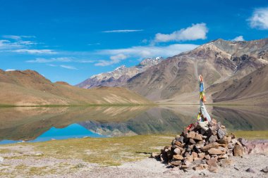 Himachal Pradesh, Hindistan - Lahaul ve Spiti 'deki Chandra Taal (Ay Gölü), Himachal Pradesh, Hindistan. Ramsar Sözleşmesi 'nin bir parçası, Chandertal Bataklıkları..