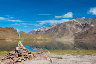 Himachal Pradesh, Hindistan - Lahaul ve Spiti 'deki Chandra Taal (Ay Gölü), Himachal Pradesh, Hindistan. Ramsar Sözleşmesi 'nin bir parçası, Chandertal Bataklıkları..