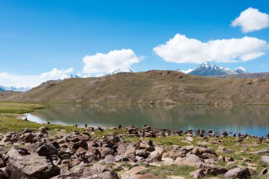 Himachal Pradesh, Hindistan - Lahaul ve Spiti 'deki Chandra Taal (Ay Gölü), Himachal Pradesh, Hindistan. Ramsar Sözleşmesi 'nin bir parçası, Chandertal Bataklıkları..