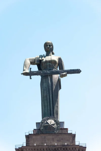 Erewan Armenia Statua Matki Armenii Parku Zwycięstwa Słynne Miejsce Turystyczne — Zdjęcie stockowe