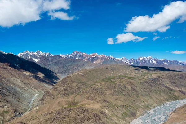 Himachal Pradesh, Hindistan - Kunzum Geçidi 'nin (Kunzum La) güzel manzarası - Chandra Taal (Ay Gölü) Lahaul ve Spiti, Himachal Pradesh, Hindistan.