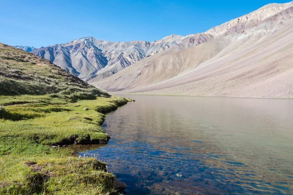 Himachal Pradesh, Hindistan - Lahaul ve Spiti 'deki Chandra Taal (Ay Gölü), Himachal Pradesh, Hindistan. Ramsar Sözleşmesi 'nin bir parçası, Chandertal Bataklıkları..