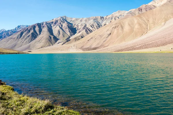 Himachal Pradesh, Hindistan - Lahaul ve Spiti 'deki Chandra Taal (Ay Gölü), Himachal Pradesh, Hindistan. Ramsar Sözleşmesi 'nin bir parçası, Chandertal Bataklıkları..