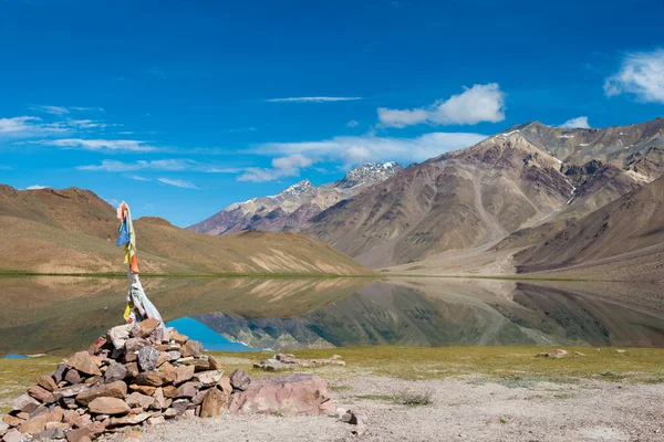Himachal Pradesh, Hindistan - Lahaul ve Spiti 'deki Chandra Taal (Ay Gölü), Himachal Pradesh, Hindistan. Ramsar Sözleşmesi 'nin bir parçası, Chandertal Bataklıkları..