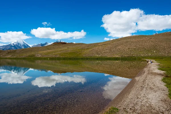Himachal Pradesh, Hindistan - Lahaul ve Spiti 'deki Chandra Taal (Ay Gölü), Himachal Pradesh, Hindistan. Ramsar Sözleşmesi 'nin bir parçası, Chandertal Bataklıkları..