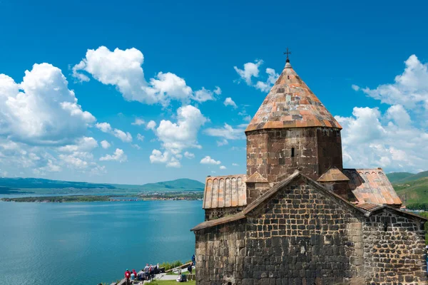 セバン アルメニア セヴァナバンク修道院 アルメニアのゲガルクニクにある有名な史跡 ロイヤリティフリーのストック画像