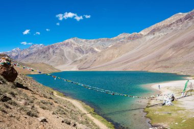 Himachal Pradesh, Hindistan - Lahaul ve Spiti 'deki Chandra Taal (Ay Gölü), Himachal Pradesh, Hindistan. Ramsar Sözleşmesi 'nin bir parçası, Chandertal Bataklıkları..