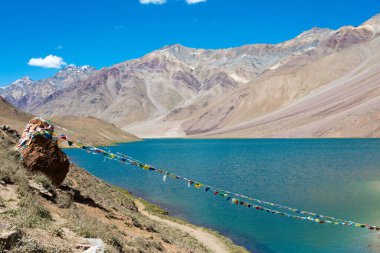 Himachal Pradesh, Hindistan - Lahaul ve Spiti 'deki Chandra Taal (Ay Gölü), Himachal Pradesh, Hindistan. Ramsar Sözleşmesi 'nin bir parçası, Chandertal Bataklıkları..