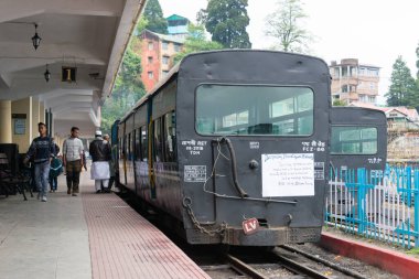 Darjeeling, Hindistan - Darjeeling Himalaya Demiryolu Darjeeling Tren İstasyonu, Batı Bengal, Hindistan. Hindistan 'ın Dağ Demiryolları Dünya Mirası Bölgesi' nin bir parçasıdır..
