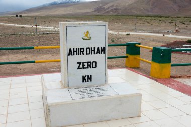 Ladakh, Hindistan - Ladakh, Hindistan 'daki Rezang La War Memorial. 18 Kasım 1962 'de Çin işgalcilerine karşı savaşan 13 Kumaon Alayı' ndan 114 Hintli askerin anısına..