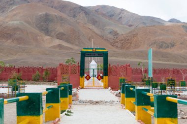 Ladakh, Hindistan - Ladakh, Hindistan 'daki Rezang La War Memorial. 18 Kasım 1962 'de Çin işgalcilerine karşı savaşan 13 Kumaon Alayı' ndan 114 Hintli askerin anısına..