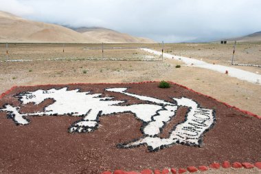 Ladakh, Hindistan - Ladakh, Hindistan 'daki Rezang La War Memorial. 18 Kasım 1962 'de Çin işgalcilerine karşı savaşan 13 Kumaon Alayı' ndan 114 Hintli askerin anısına..