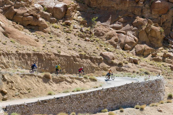 Ladakh, Hindistan - Sham Valley, Ladakh, Jammu ve Kashmir 'den Sermangchan La Pass (Tsermangchan La Pass) 3897 m manzara.