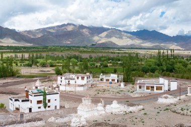 Ladakh, Hindistan - Ladakh, Jammu ve Kashmir 'deki Stakna Köyü' nden güzel manzara.