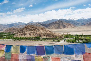 Ladakh, Hindistan - Ladakh, Jammu ve Kashmir 'deki Stakna Köyü' nden güzel manzara.