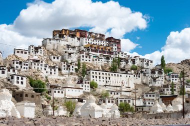 Ladakh, Hindistan - Ladakh, Jammu ve Kashmir 'deki Thikse Manastırı (Thikse Gompa). Manastır aslında 15. yüzyılda inşa edilmiştir ve orta Ladakh 'taki en büyük gompadır..