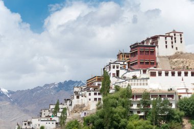 Ladakh, Hindistan - Ladakh, Jammu ve Kashmir 'deki Thikse Manastırı (Thikse Gompa). Manastır aslında 15. yüzyılda inşa edilmiştir ve orta Ladakh 'taki en büyük gompadır..