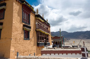 Ladakh, Hindistan - Ladakh, Jammu ve Kashmir 'deki Thikse Manastırı (Thikse Gompa). Manastır aslında 15. yüzyılda inşa edilmiştir ve orta Ladakh 'taki en büyük gompadır..