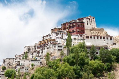 Ladakh, Hindistan - Ladakh, Jammu ve Kashmir 'deki Thikse Manastırı (Thikse Gompa). Manastır aslında 15. yüzyılda inşa edilmiştir ve orta Ladakh 'taki en büyük gompadır..