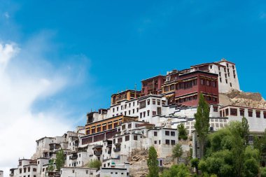 Ladakh, Hindistan - Ladakh, Jammu ve Kashmir 'deki Thikse Manastırı (Thikse Gompa). Manastır aslında 15. yüzyılda inşa edilmiştir ve orta Ladakh 'taki en büyük gompadır..