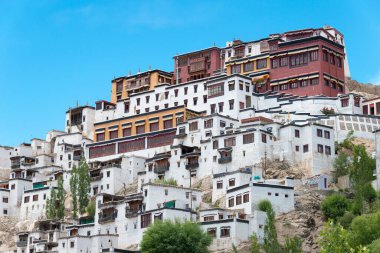 Ladakh, Hindistan - Ladakh, Jammu ve Kashmir 'deki Thikse Manastırı (Thikse Gompa). Manastır aslında 15. yüzyılda inşa edilmiştir ve orta Ladakh 'taki en büyük gompadır..