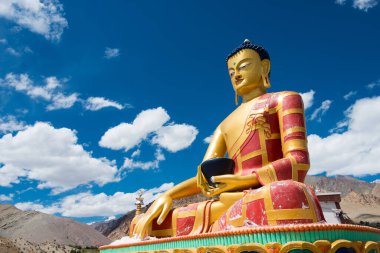 Ladakh, Hindistan - Hindistan 'daki Hemis Shukpachan Köyü' ndeki Buda Heykeli, Ladakh, Jammu ve Kashmir, Hindistan.