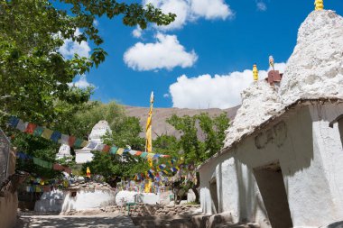 Ladakh, Hindistan - Ladakh, Jammu ve Kashmir 'deki Alchi Manastırı (Alchi Gompa). Manastır aslında 10-11. yüzyılda inşa edildi..