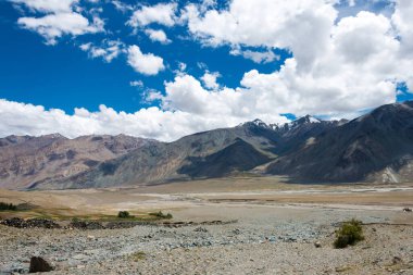 Zanskar, Hindistan - Zanskar, Ladakh, Jammu ve Kashmir, Hindistan 'da Karsha ve Padum Arasından güzel manzara.