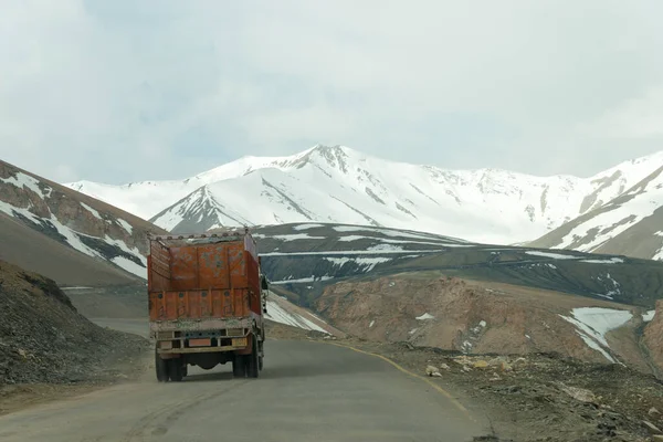 Ladakh, Hindistan - Leh ve Taglang La Pass arasındaki Leh-Manali Highway view Ladakh, Jammu ve Kashmir, Hindistan.