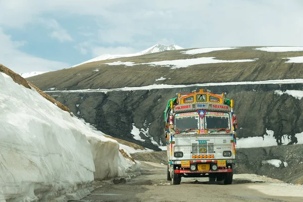 Ladakh, Hindistan - Leh ve Taglang La Pass arasındaki Leh-Manali Highway view Ladakh, Jammu ve Kashmir, Hindistan.