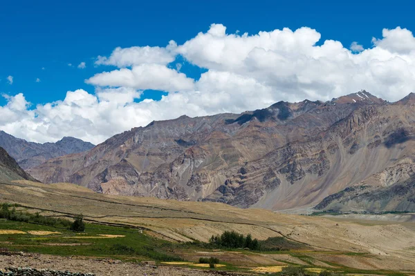Zanskar, Hindistan - Zanskar, Ladakh, Jammu ve Kashmir, Hindistan 'da Karsha ve Padum Arasından güzel manzara.