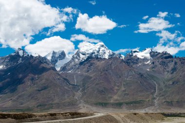 Zanskar, Hindistan - Zanskar, Ladakh, Jammu ve Kashmir, Hindistan 'da Karsha ve Padum Arasından güzel manzara.