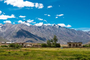 Zanskar, Hindistan - Zanskar, Ladakh, Jammu ve Kashmir, Hindistan 'da Karsha ve Padum Arasından güzel manzara.