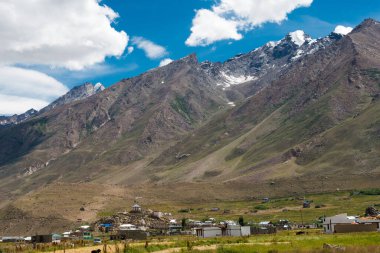 Zanskar, Hindistan - Zanskar, Ladakh, Jammu ve Kashmir, Hindistan 'da Karsha ve Padum Arasından güzel manzara.