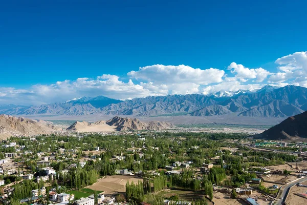 Ladakh, Hindistan - Shanti Stupa 'dan güzel manzara Leh, Ladakh, Jammu ve Kashmir, Hindistan.