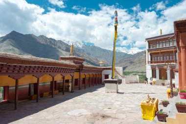 Ladakh, Hindistan - Hindistan 'daki Matho Manastırı (Matho Gompa) Ladakh, Jammu ve Kashmir' de. Manastır aslında 14. yüzyılda inşa edildi..