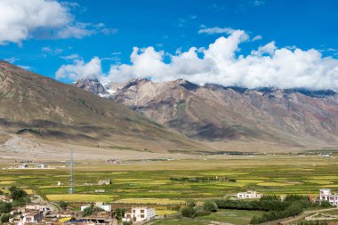Zanskar, Hindistan - Hindistan 'ın Zanskar, Ladakh, Jammu ve Kashmir şehrinde Padum ve Karsha arasında güzel manzara.