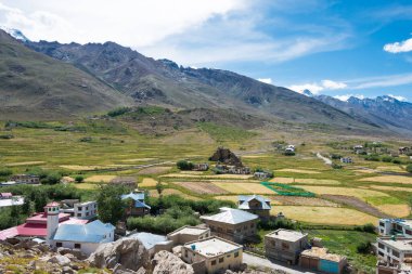 Zanskar, Hindistan - Hindistan 'ın Zanskar, Ladakh, Jammu ve Kashmir Padum Köyü' nden güzel manzara.