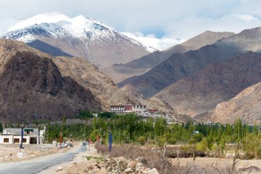 Ladakh, Hindistan - Leh, Ladakh, Jammu ve Kashmir 'deki Phyang Manastırı. Manastır aslında 1515 yılında inşa edildi..