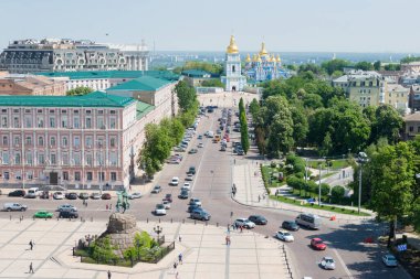 Kiev, Ukrayna - Kiev şehir manzarası Kiev, Ukrayna 'daki Aziz Sophia Katedrali.