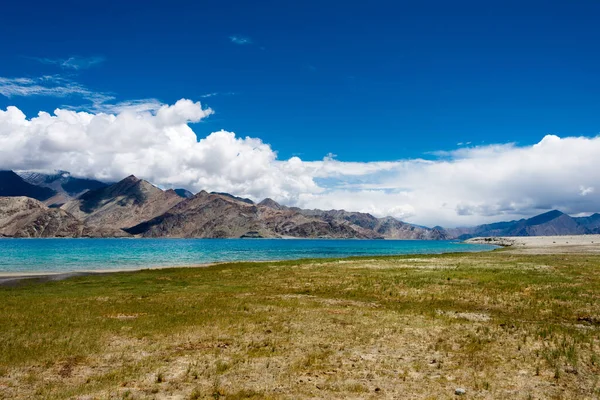 Ladakh Indien Blick Auf Den Pangong See Zwischen Kakstet Und — Stockfoto