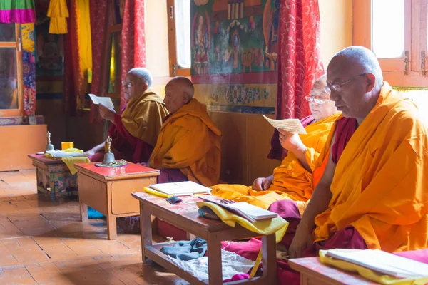 Ladakh Índia Agosto 2019 Monges Budistas Mosteiro Likir Likir Gompa — Fotografia de Stock