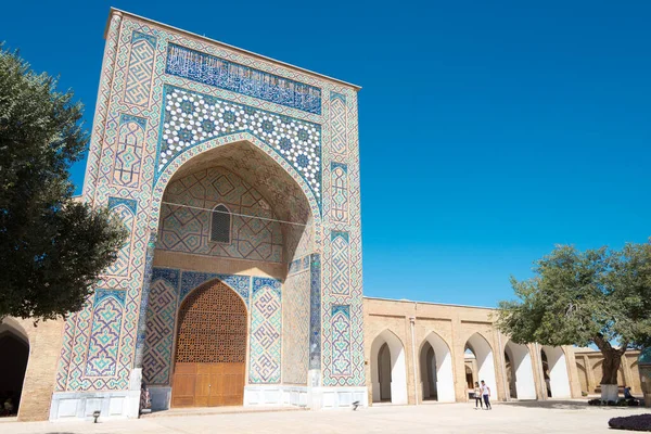 Shakhrisabz, Özbekistan - Özbekistan 'daki Dorut Tilavat Kompleksindeki Kok-Gumbaz Camii. Shakhrisyabz Dünya Mirası Tarihi Merkezi 'nin bir parçasıdır..