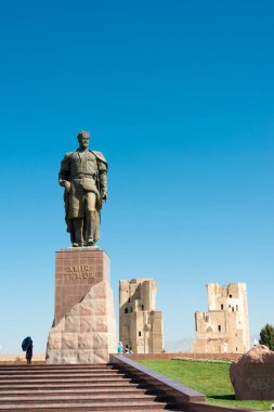 Shakhrisabz, Özbekistan - Özbekistan, Shakhrisabz 'da Amir Timur Heykeli. Amir Timur (1370 - 1405) Timurid İmparatorluğu 'nun kurucusu..