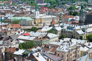 Lviv, Ukrayna - Ukrayna 'nın başkenti Lviv' deki belediye binasından şehir manzarası. Lviv, Dünya Mirası Bölgesi - L 'viv - Tarih Merkezi Topluluğu.