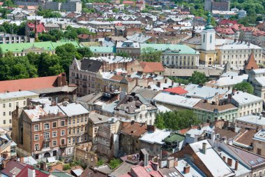 Lviv, Ukrayna - Ukrayna 'nın başkenti Lviv' deki belediye binasından şehir manzarası. Lviv, Dünya Mirası Bölgesi - L 'viv - Tarih Merkezi Topluluğu.