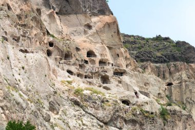 Vardzia, Gürcistan - Vardzia Mağara Manastırı kompleksi ve antik şehir. Vardzia, Samtskhe-Javakheti, Gürcistan 'da ünlü bir tarihi mekan..