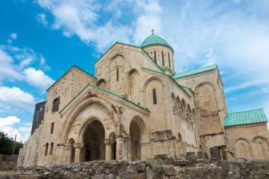 Kutaisi, Gürcistan - Kutaisi, Imereti, Georgia 'daki Bagrati Katedrali. UNESCO, Bagrati Katedrali 'ni 2017 yılında Dünya Mirası sahalarından kaldırdı..